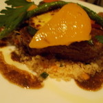 サリュー - 子羊のアップ、下のクスクスが美味しかった。