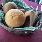 Le Midi - 最初のパン　ほうれん草パン、丸パン、食パン