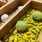 AZUR et MASA UEKI - ピスタチオなど。