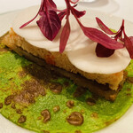 AZUR et MASA UEKI - ガレットに包んで食べるらしい。