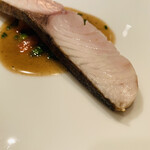 AZUR et MASA UEKI - サワラなのに火入れ加減が最高。