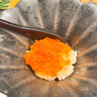 神楽坂 よこ田 - いくらととびっ子をひと口サイズで出してくれましたが、いくらは？とびっこ寿司って感じでした笑笑
