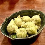 Zeppolini with green seaweed