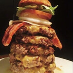 ★Challenge Burger≪Total weight of meat is over 1kg! ≫