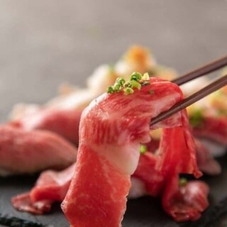 Meat sushi made with horse meat and wagyu Sushi at a cost-effective price♪