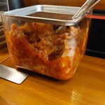 炭火焼き豚丼専門店 豚小家 - このキムチなかなか旨い