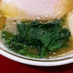 ラーメン濱野家 - ほうれん草は生を茹でたもの。