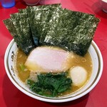 ラーメン濱野家 - ラーメン750円麺硬め油多め。海苔増し100円。