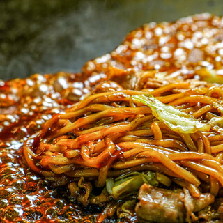 生麺使用の焼きそば！定番濃厚ソースから種類豊富な変わり種も♪
