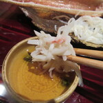 銀座 しのはら - たっぷりの身を酢醤油で