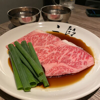 焼肉&手打ち冷麺 二郎 KANAYAMA - 宮崎県Ａ５和牛のサーロイン焼きすき 満月卵