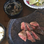 神戸牛炭火ステーキ・逸品 寅松の肉たらし - 神戸牛赤身ステーキランチ¥1280+102