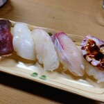 Hanabusa Zushi - 令和3年12月 ランチタイム 寿司うどんセットの寿司5貫