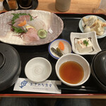 Osakana Shokudou - お刺身3点盛り定食　天ぷら付　¥1320
