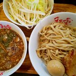 まる重 - 神豚つけ麺豚味玉（冷）：1030円