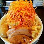 まる重 - こちらは【豚味玉】に【辛みねぎ】をトッピング