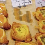 ベーカリー Roti - ずわいがに