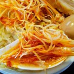 まる重 - ネギを浸して食べる