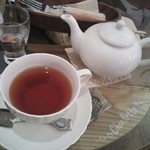 紅茶　ﾎﾟｯﾄ　550円