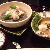 北新地 湯木 本店 - 海鮮石焼☆海老、帆立貝柱、牡蠣の酒盗漬けをじゅーーーっと焼いて…