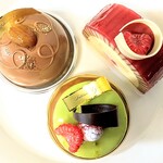 パティシエ・エイジ・ニッタ - ほうじ茶ショコラ マロン、アンヌ、タルトショコラ フランボア ピスタチオ