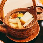 山玄茶 - 土瓶蒸しにはたくさんの松茸も