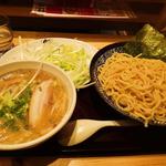 初代麺や 宇三郎 - 白味噌つけ麺(白ネギ追加)