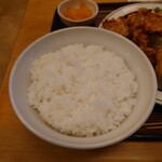 Tsurukame Shokudou - 丼にくっつかない、炊きあがりのご飯。