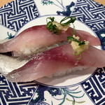 廻鮮寿司 塩釜港 - 最初は青魚の「あじ」から食べましょう！