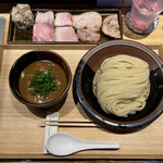 中華蕎麦 とみ田 - 「つけめん TOKYO-X豚骨魚介 並」1300円＋「特製全部乗せ」1000円