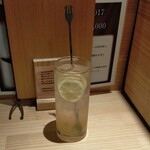鳥megu - レモンサワーはハチレモ風味
