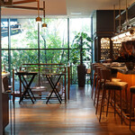 District Brasserie, Bar, Lounge - ２F エントランス