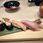 Gatten Zushi Sakuhei Ten - Winter Assorted Sushi – 5 Pieces ☆