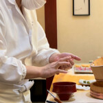 兄弟寿し - 握る店主