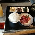 焼肉 チョモランマ - 