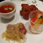 ノーザンテラスダイナー - セイボリー(右上からフライドチキン、エスカベッシュ、シュークルート、フラン)