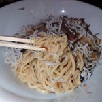 グル グル シロヘビ ヌードル - 