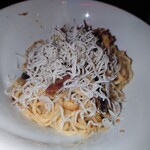 グル グル シロヘビ ヌードル - 