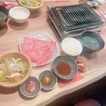 Yakiniku 名もなき名店へ 一切入魂一枚売り焼肉 - 