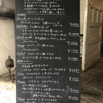 カフェ・ラ・ファミーユ - メニューは入り口に