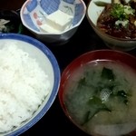 Houtoku Shiyuzou - モツ煮込み定食