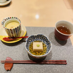 Kisetsuryou Rinagomi - 最初に　胡麻豆腐と茶碗蒸し