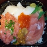 海鮮丼屋 海の和 - 『 魚市場丼・シャリ大盛り 』 740円 ＋ 170円