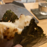 鮨 くぼた - 帆立貝柱の磯部焼き(かじった後)