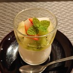 禅紫 - 杏仁豆腐