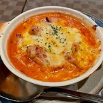 くつろぎ居酒屋 食の王堂 - 地鶏のトマトチーズ焼き