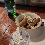 Rokubee - お通しのたらこ煮と鳩正宗(500円)