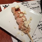 炭火焼とり えんや - ムネ肉のガーリックチーズ