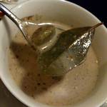 ナーガルジュナ - カルダモンとローリエ、シナモンが入っており、過去最も感動したチャイ（2012/12/18） 