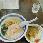 平野屋 - 塩ラーメンと半カレー